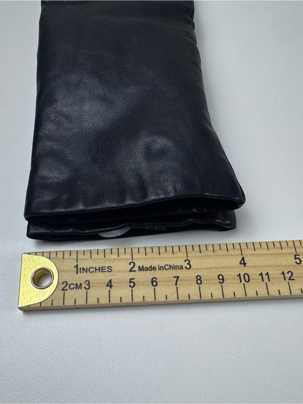 Isotoner Womens Classic Black Leather Gloves Thinsulate lining size 7.5 - Picture 8 of 8